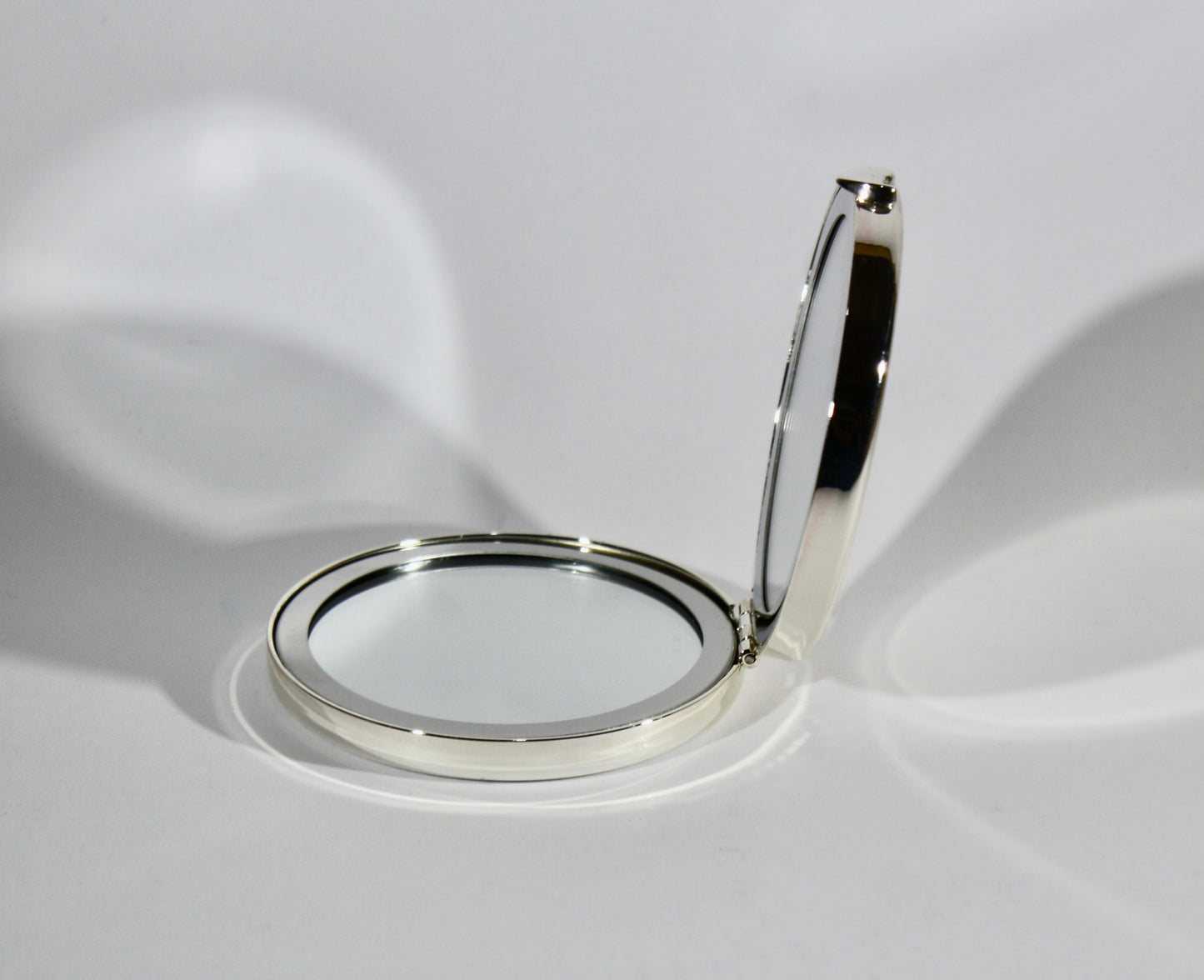 Vera Wang Wedgwood Vera Love Always Compact Mirror